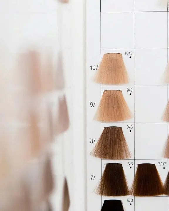 Glossing, Tönung oder komplette Haarfarbe – was ist der Unterschied?